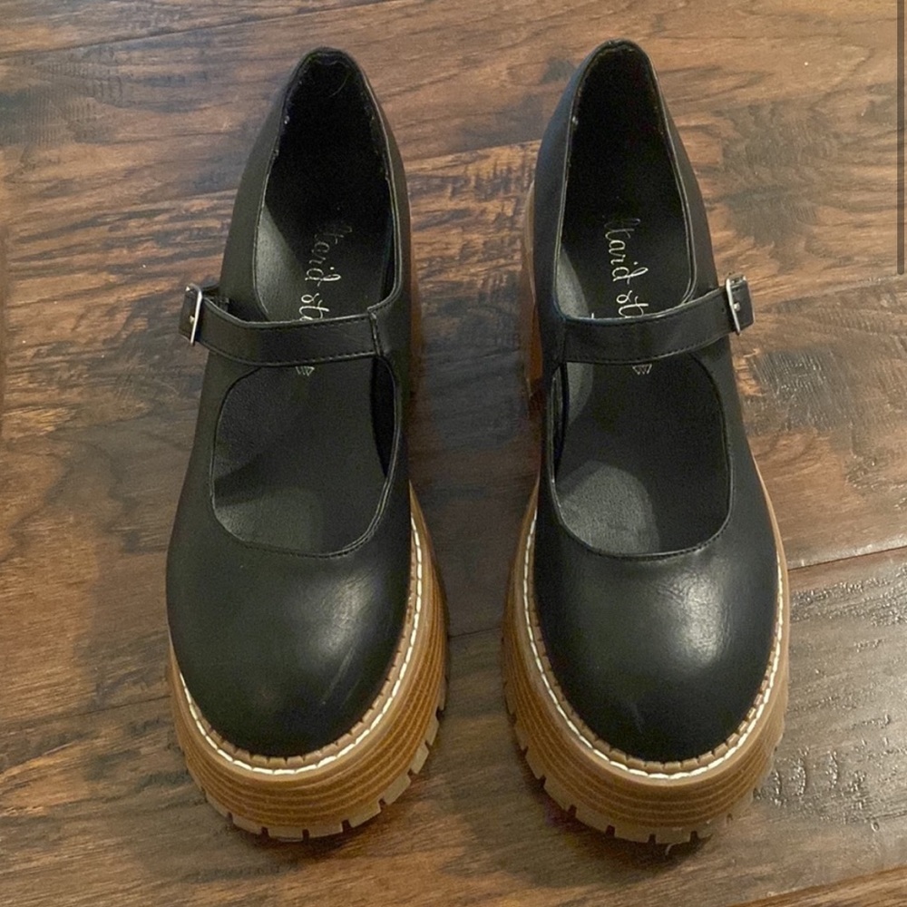 Platform chunky Mary Jane’s